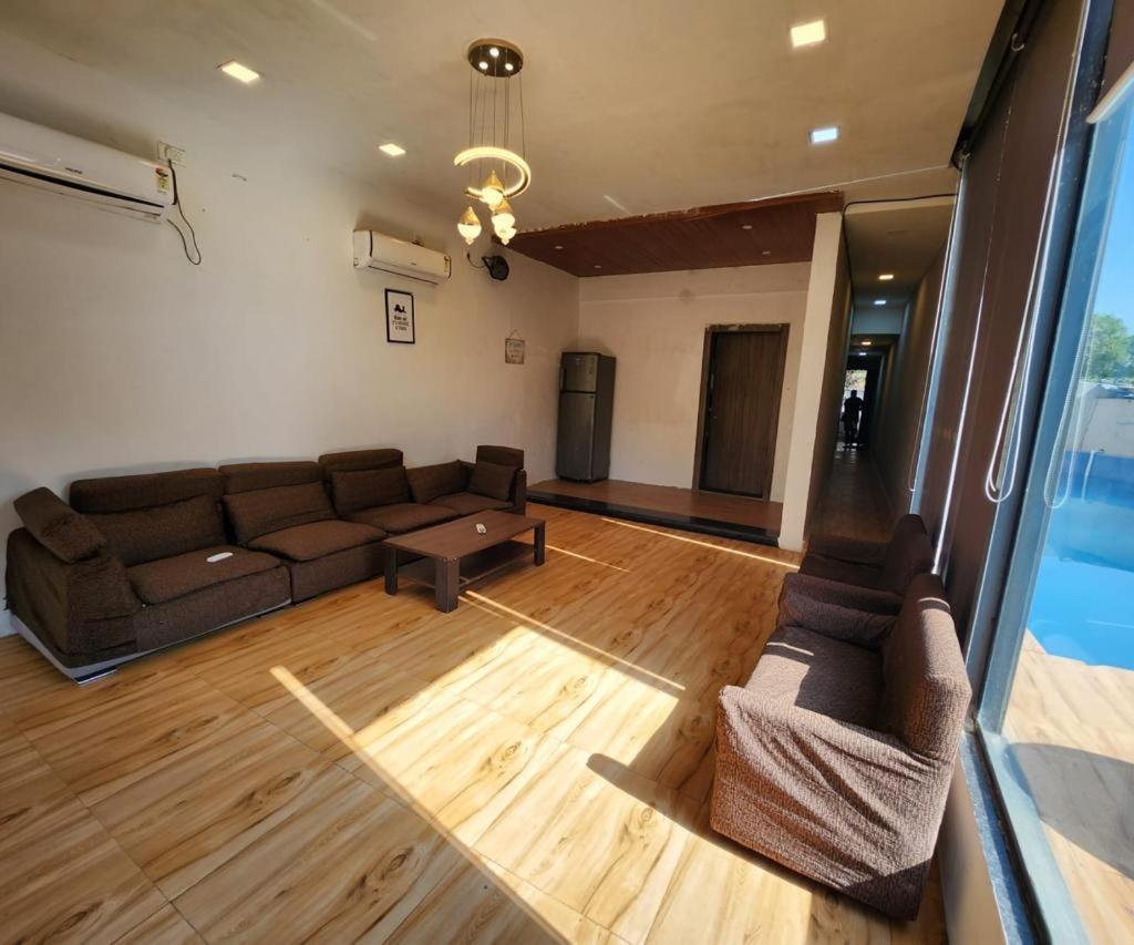 Aaradhya Villa 5 Bhk Ovala Thane Kolshet Exteriör bild